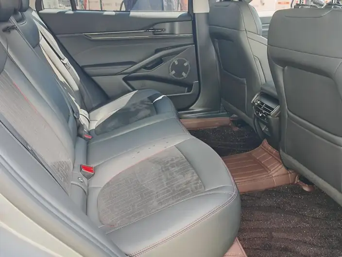 Ford Mondeo 2023 Model EcoBoost 180 Luxury Model – фото 7