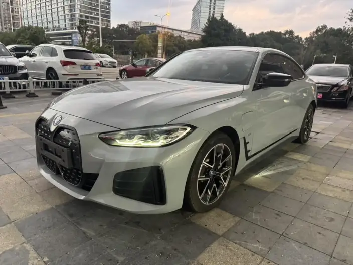 BMW i4 2023 Model eDrive40 – фото 1