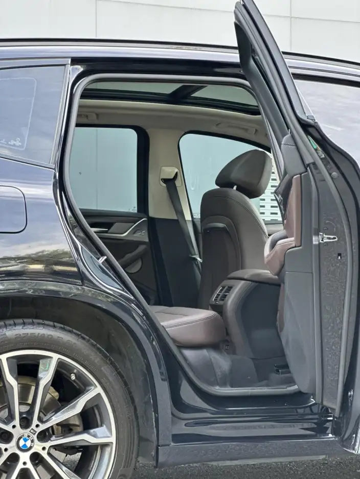 BMW X3 2023 Model xDrive30i Exclusive Model M Night Set – фото 7