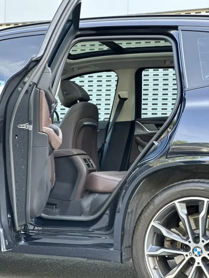 BMW X3 2023 Model xDrive30i Exclusive Model M Night Set – фото 8