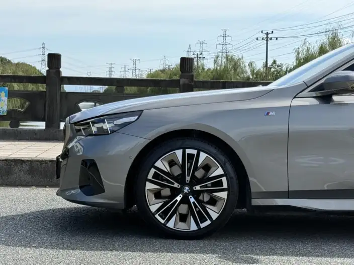 BMW 5 Series 2024 Model 530Li Exclusive Model M Sports Set – фото 9
