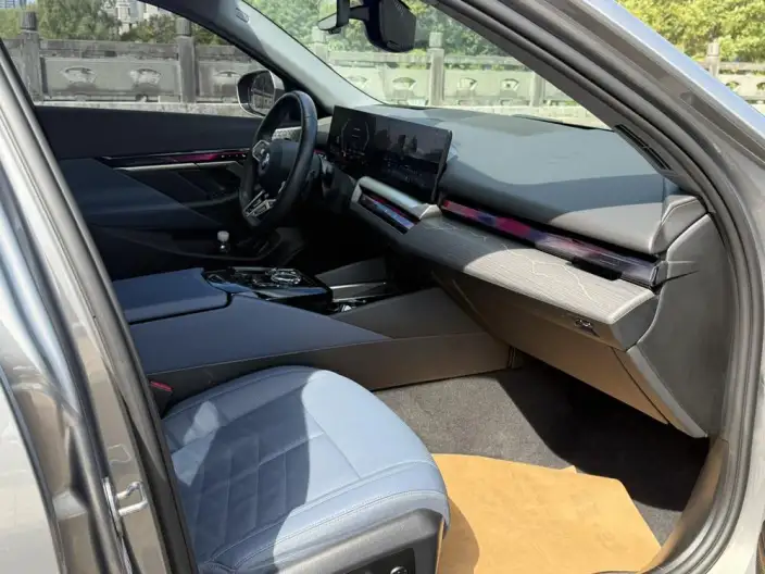 BMW 5 Series 2024 Model 530Li Exclusive Model M Sports Set – фото 10