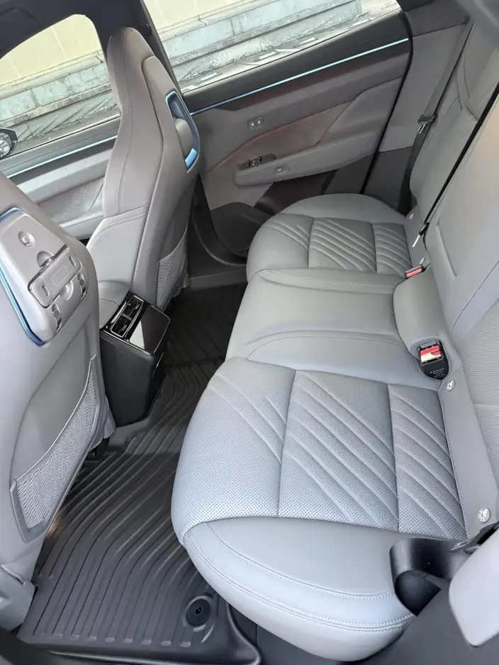 ZEEKR 001 2024 Model WE Edition 100kWh Rear Drive – фото 9
