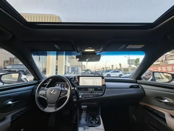 Lexus ES 2022 Model 200 Superior Edition – фото 7