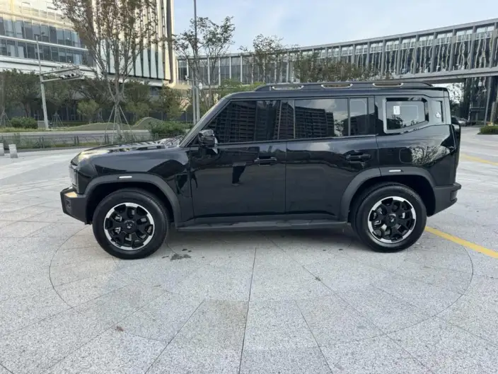 Jetour Traveler C-DM 2026 Model 1.5TD DHT 129km Land Rover Discovery