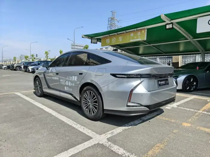 Lexus ES 2026 Model 300h