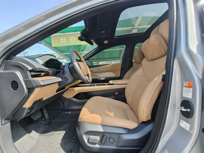 Lexus ES 2026 Model 300h – фото 9