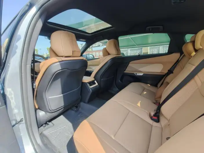 Lexus ES 2026 Model 300h – фото 10