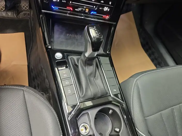 Volkswagen Passat 2024 Model 330TSI Starry sky Elite Edition – фото 9