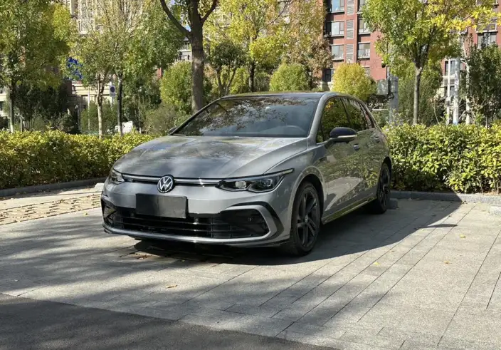 Volkswagen Golf 2023 Model Facelift 280TSI DSG R-Line – фото 1