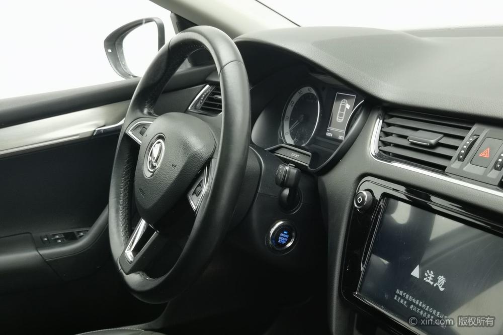Skoda Octavia 2018 TSI230 DSG Luxury – фото 12