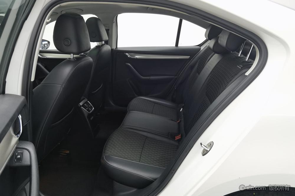Skoda Octavia 2018 TSI230 DSG Luxury – фото 19