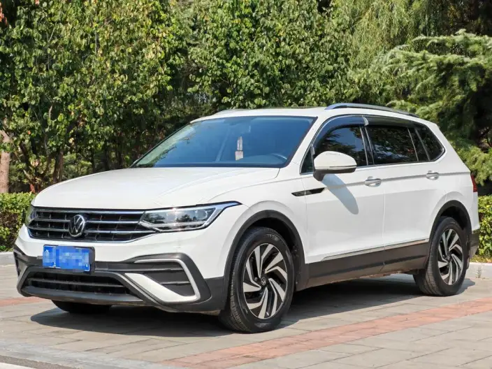 Volkswagen Tiguan L 2022 Model 330TSI Automatic 2WD Comfort Edition – фото 1