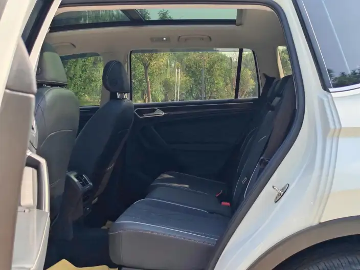 Volkswagen Tiguan L 2022 Model 330TSI Automatic 2WD Comfort Edition – фото 9