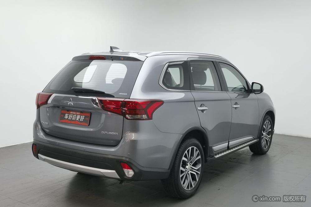 Mitsubishi Outlander 2018 2.4L AWD Elite 5-Seater – фото 4