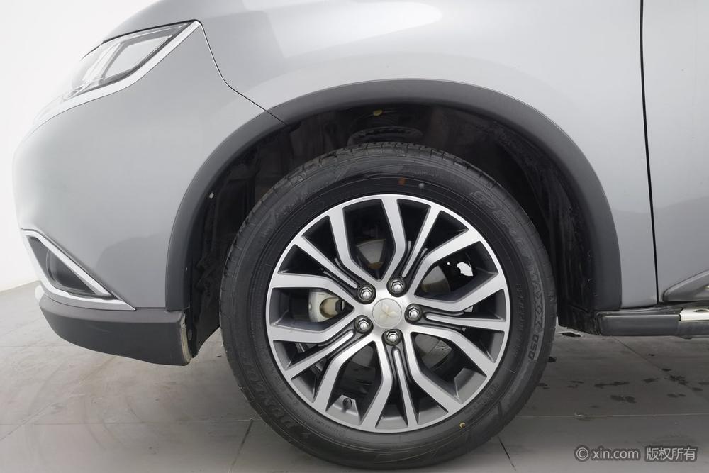 Mitsubishi Outlander 2018 2.4L AWD Elite 5-Seater – фото 8