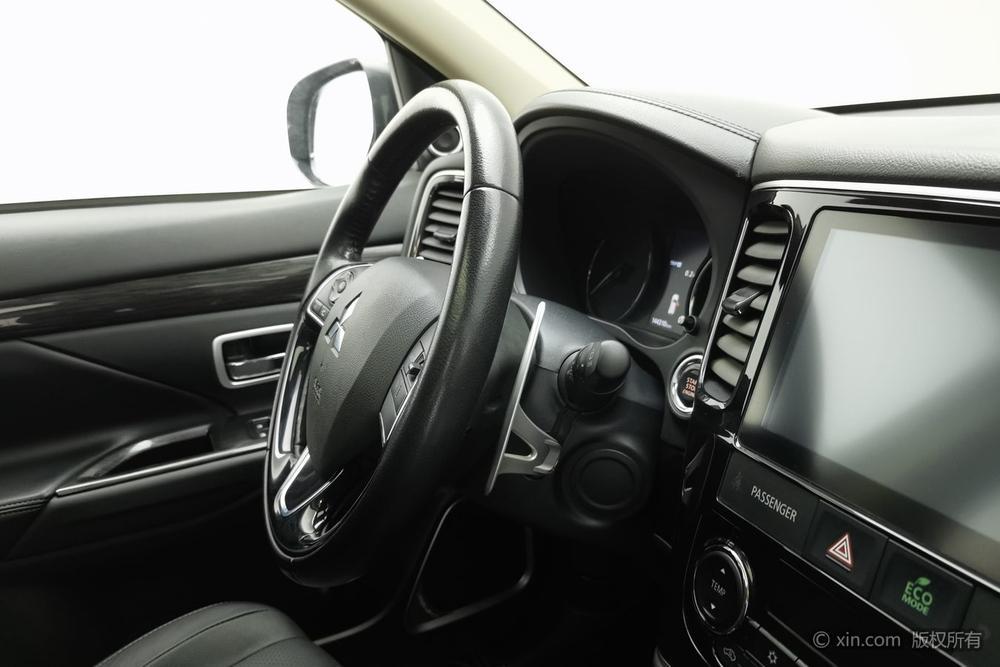 Mitsubishi Outlander 2018 2.4L AWD Elite 5-Seater – фото 11