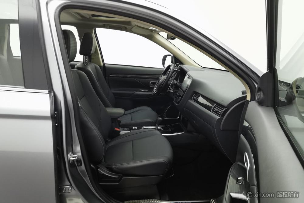 Mitsubishi Outlander 2018 2.4L AWD Elite 5-Seater – фото 24