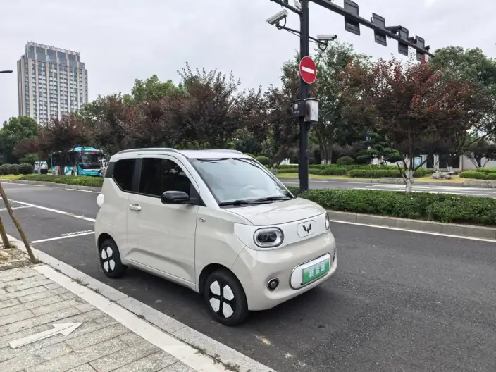 Wuling Hongguang MINIEV 2024 Model 215km Advanced version Lithium Iron Phosphate