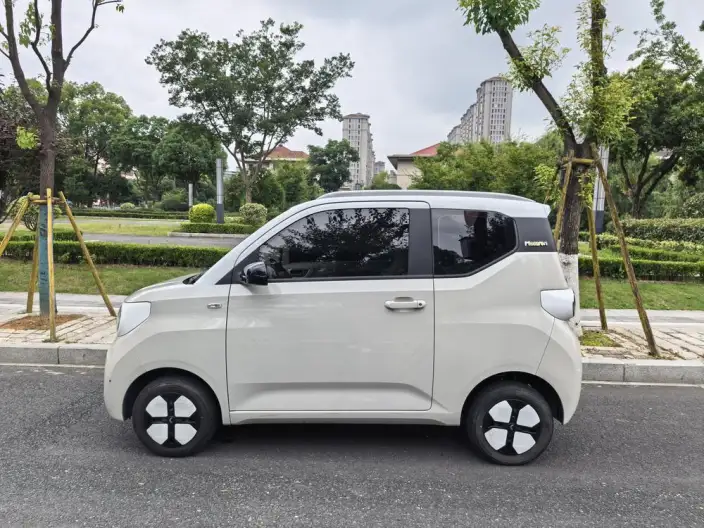 Wuling Hongguang MINIEV 2024 Model 215km Advanced version Lithium Iron Phosphate