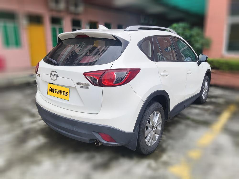 Mazda CX-5 2015 модификация 2.0L автоматическое 2WD Urban type