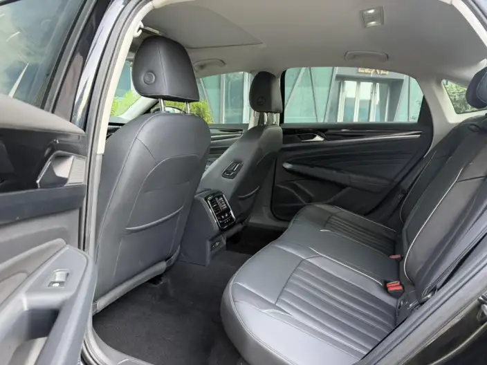 Volkswagen Passat 2023 Model Facelift 280TSI Starry sky Elite Edition – фото 9