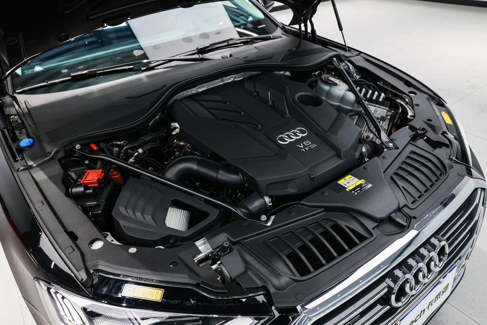 Audi A8 2022 A8L 55 TFSI quattro Premium Collector's Edition – фото 8