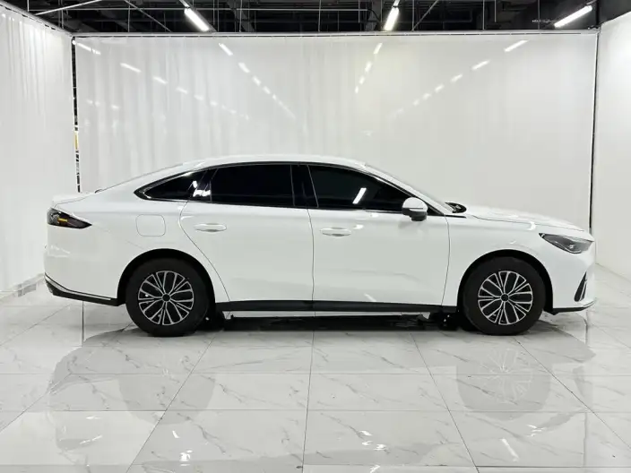 Geely Emgrand 2026 Model No. 5 Gen 1.5L CVT Luxury Model – фото 8