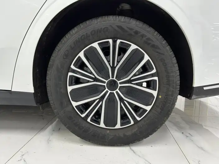Geely Emgrand 2026 Model No. 5 Gen 1.5L CVT Luxury Model – фото 9