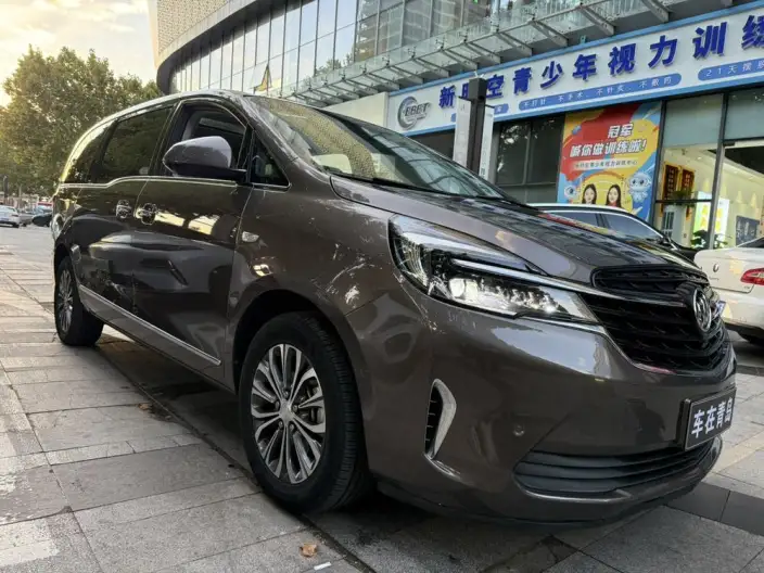 Buick GL8 2022 Model Facelift Business class 2.0T Noble Model