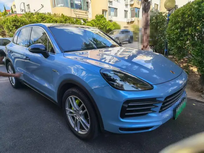 Cayenne E-Hybrid 2023 Model Cayenne E-Hybrid 2.0T