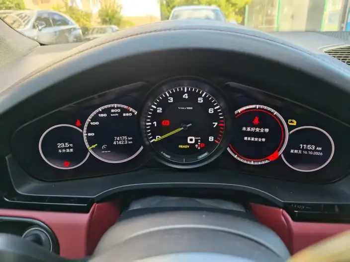Cayenne E-Hybrid 2023 Model Cayenne E-Hybrid 2.0T – фото 8