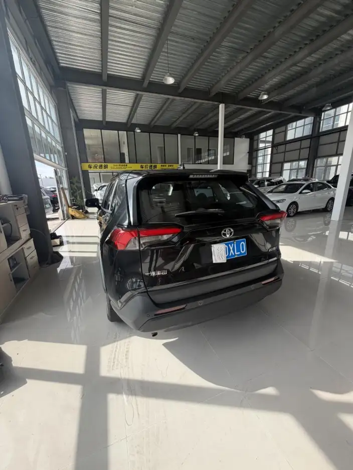 Toyota RAV4 2023 Model 2.0L CVT 2WD Urban Edition – фото 3