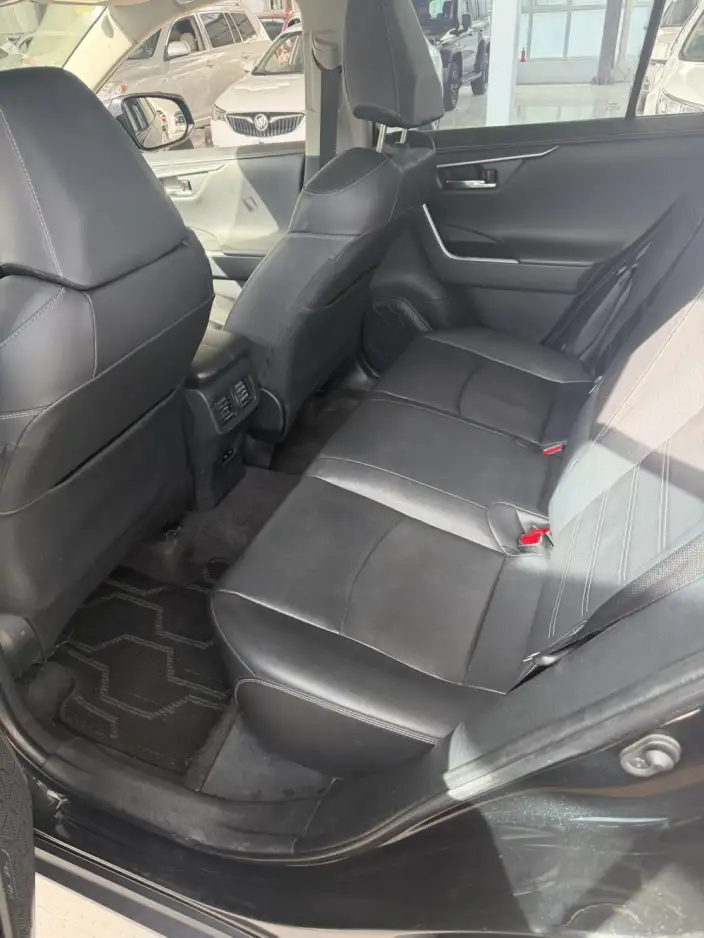 Toyota RAV4 2023 Model 2.0L CVT 2WD Urban Edition – фото 9