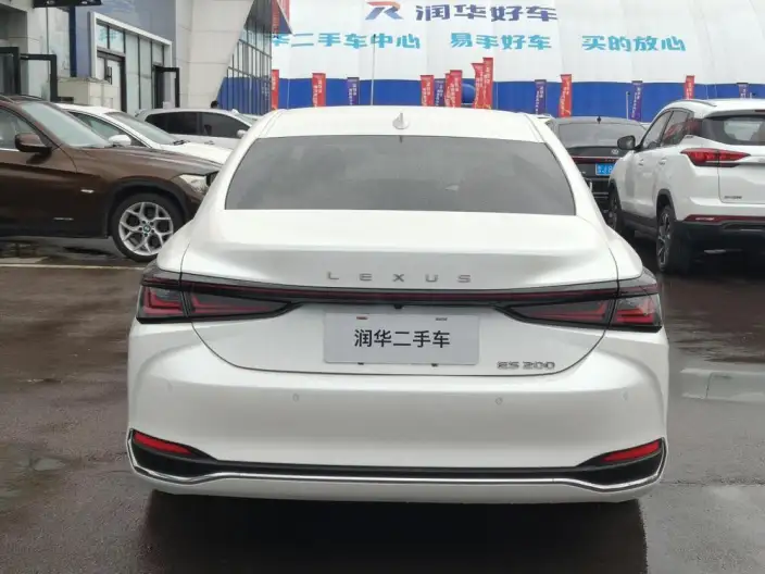 Lexus ES 2025 Model 200 Premium