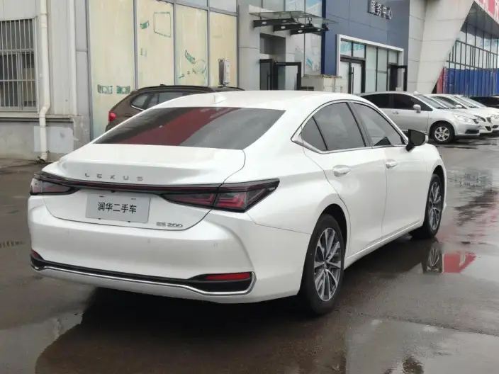 Lexus ES 2025 Model 200 Premium