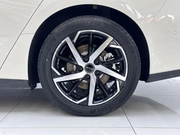 BYD Seal 07DM 2026 Model DM-i 230KM Flagship Model – фото 9
