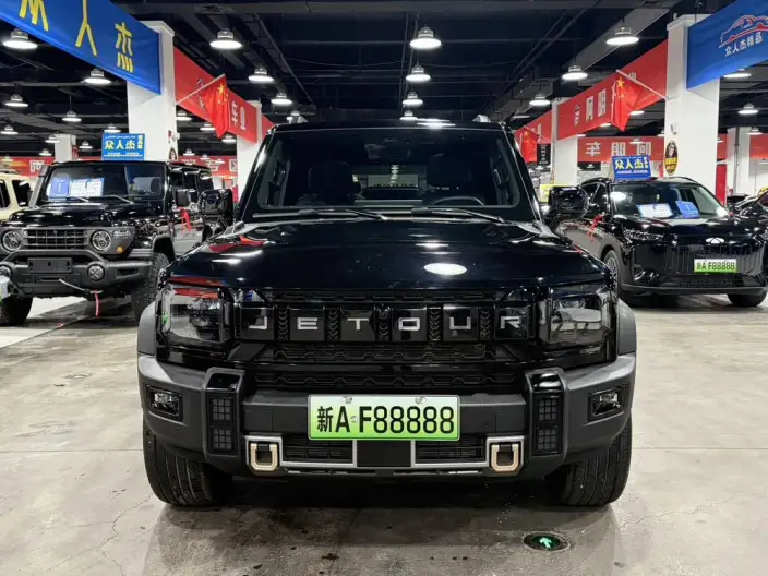 Jetour Traveler C-DM 2026 Model 1.5TD DHT 129km Land Rover Discovery