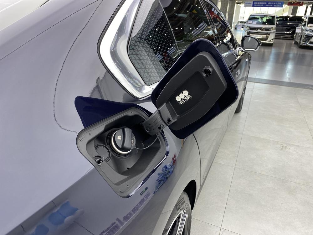 BMW 7 Series 2023 740Li Premium M Sport Package – фото 18