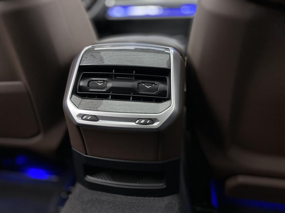 BMW 7 Series 2023 740Li Premium M Sport Package – фото 19