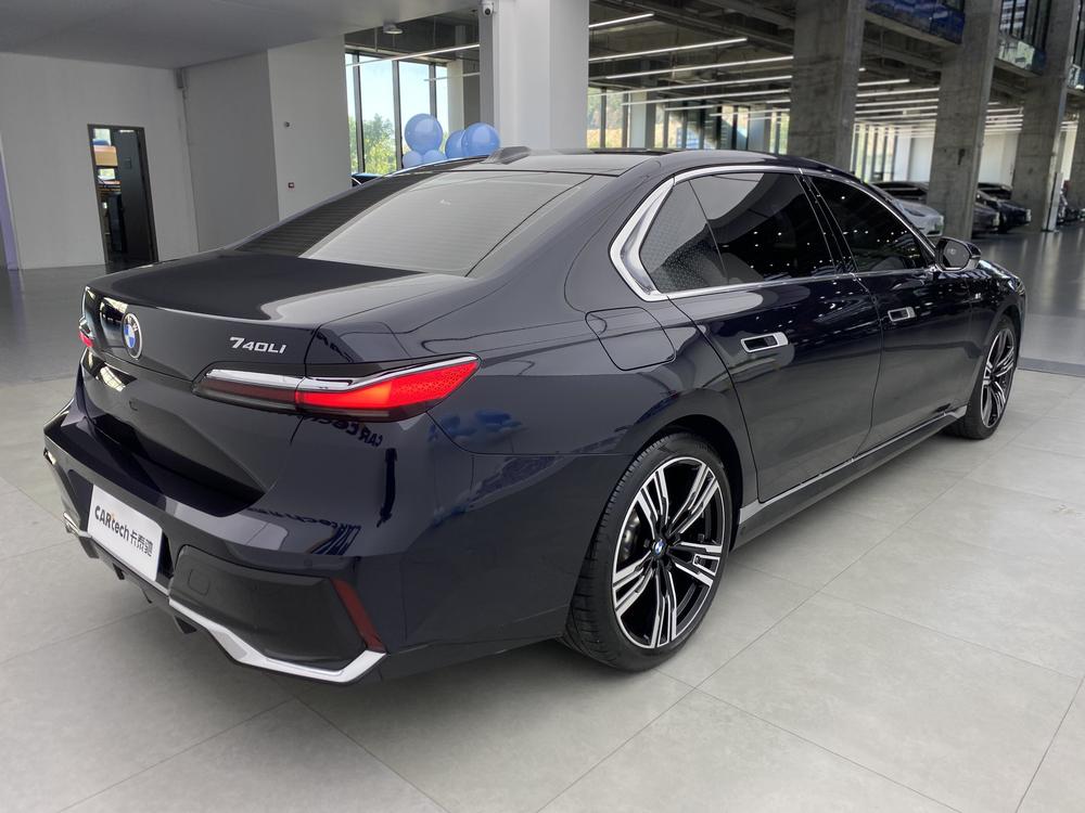 BMW 7 Series 2023 740Li Premium M Sport Package – фото 25