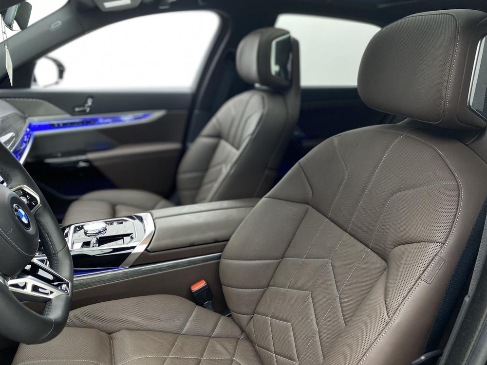 BMW 7 Series 2023 740Li Premium M Sport Package – фото 34