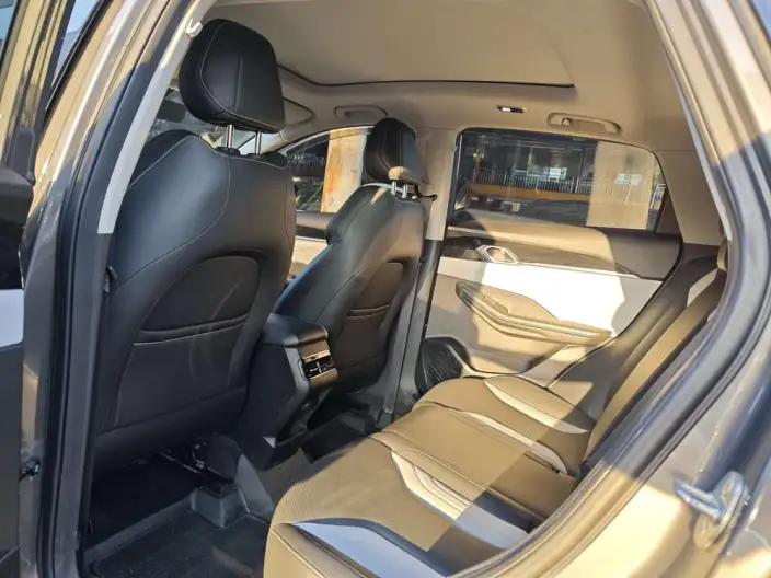 Geely Binyue 2022 Model Geely Binyue COOL 1.5T DCT Battle – фото 8