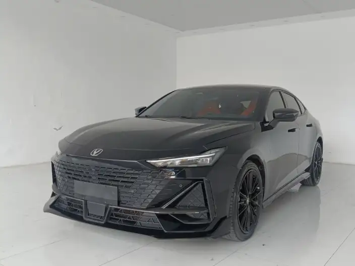 Changan UNI-V 2023 Model 1.5T Sports Edition – фото 1