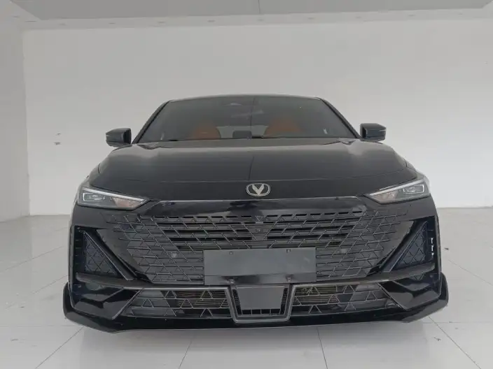 Changan UNI-V 2023 Model 1.5T Sports Edition – фото 2