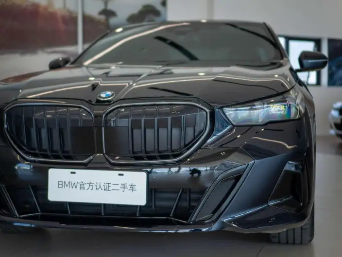 BMW 5 Series 2026 Model 530Li Leading Model M Sports Set – фото 9