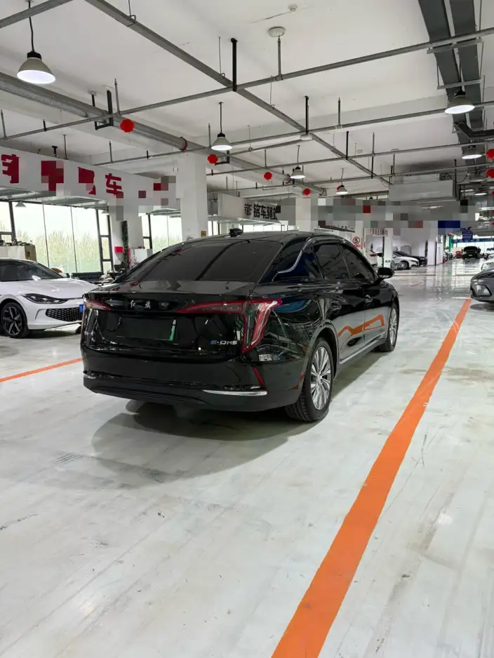 Hongqi E-QM5 2024 Model 450KM Travel Edition 100kW – фото 5