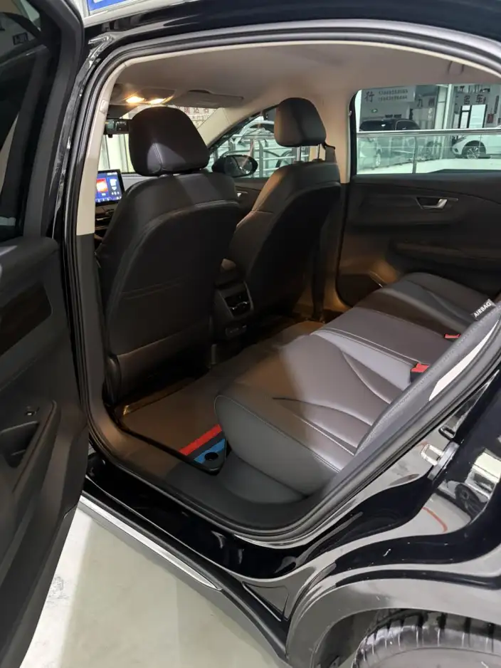 Hongqi E-QM5 2024 Model 450KM Travel Edition 100kW – фото 9
