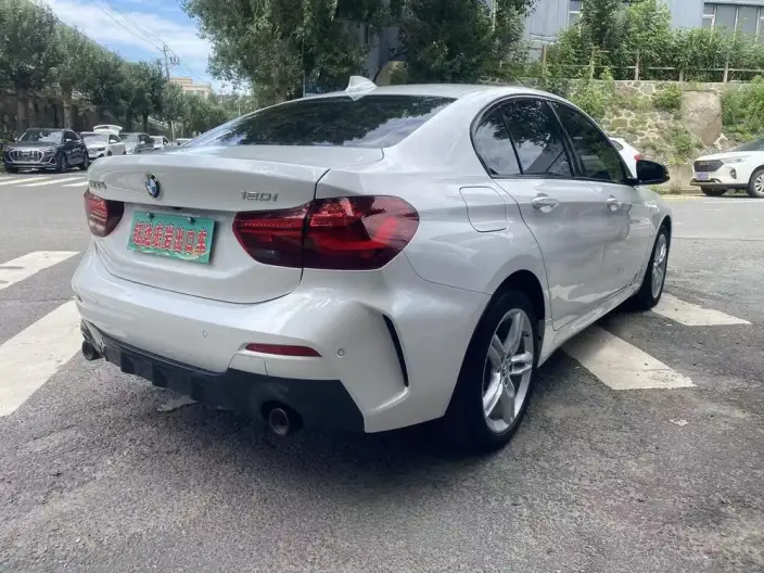 BMW 1 Series 2023 Model 120i M Sports Night Edition – фото 6