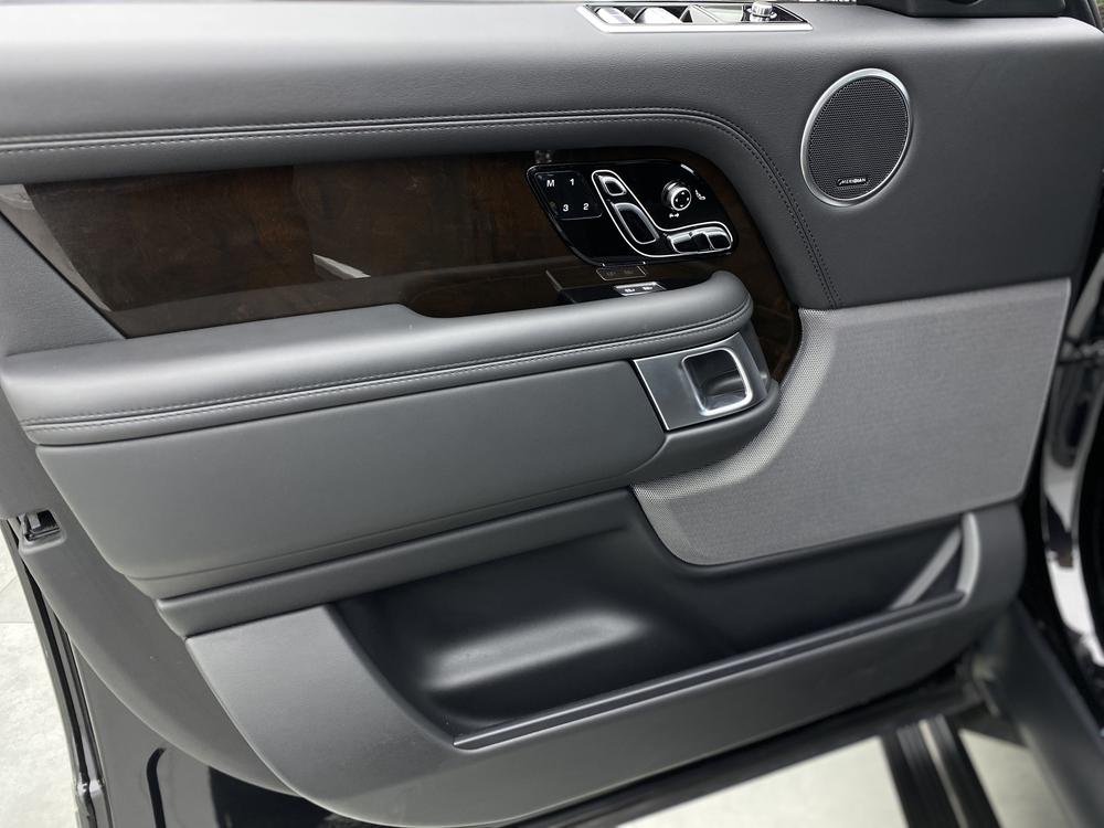 Range Rover 2022 3.0 L6 360PS Heritage Edition – фото 14